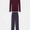 Pier One Pyjama - Bordeaux/Dark Blue -Algemene Winkel Voor Herenmode 06bef4272d46448cb28fb055f1c1000a