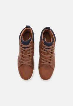 Pier One Sneakers Hoog - Cognac 11 Pier One Sneakers Hoog - Cognac -Algemene Winkel Voor Herenmode 0aba0c1cbdac41aab583093288086863