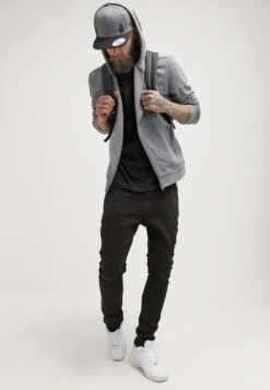 Pier One Slim Fit Jeans - Black Denim -Algemene Winkel Voor Herenmode 110ced7bbb2d4b24a8554f83195e2d59