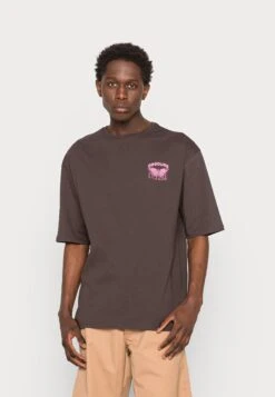 YOURTURN Nostalgia Future Tee Unisex - T-Shirt Print - Brown -Algemene Winkel Voor Herenmode 36f7e96f8ea14564abd417ba45e7ff27