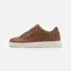 Pier One Unisex - Sneakers Laag - Cognac 2 Pier One Unisex - Sneakers Laag - Cognac -Algemene Winkel Voor Herenmode 466ac211203c4308bbd1a6e05b9736ef