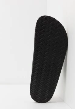 Pier One Unisex - Pantoffels - Black -Algemene Winkel Voor Herenmode 4a735c24e60449a29969a0148d036b07