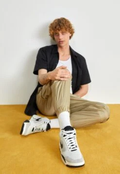 Nike Sportswear Air Flight Lite Mid Nas - Sneakers Hoog - Photon Dust/Black/Metallic Silver/Light Smoke Grey/White/Pale Ivory -Algemene Winkel Voor Herenmode 560daf0e121c4269ba1c67652031ecf4