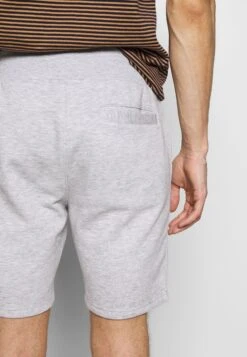 Pier One 2 Pack - Shorts -Light Grey /Black -Algemene Winkel Voor Herenmode 6ba6400f66f84542b84ee27faefc2a3b