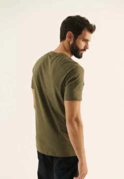 Pier One T-Shirt Print - Olive -Algemene Winkel Voor Herenmode 6fb2ad77028b4f02bc50300c3d6ad114
