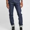 Wrangler Straight Leg Jeans - Dark Blue -Algemene Winkel Voor Herenmode 7bf227b5461641d28dfe1ffa6b4ea5da