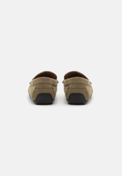 Pier One Unisex - Mocassins - Olive 10 Pier One Unisex - Mocassins - Olive -Algemene Winkel Voor Herenmode 83d1f5a6a06847da9775750cb73a9d57