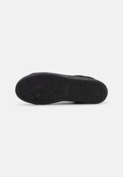 YOURTURN Unisex - Sneakers Laag - Black -Algemene Winkel Voor Herenmode 8dfa14378f2c446396880c9788f41a86