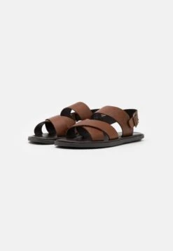 Pier One Unisex - Sandalen - Cognac 13 Pier One Unisex - Sandalen - Cognac -Algemene Winkel Voor Herenmode 93d59b6c78964396a0134fb24776a5f7
