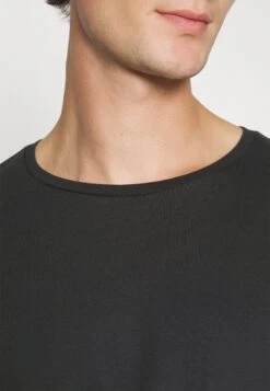 Pier One 2 Pack - Longsleeve - Black/Khaki -Algemene Winkel Voor Herenmode 9738d7a40e2d43ecbbab45cbd3bc692f