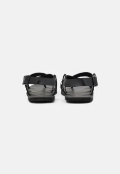 Pier One Teensandalen - Black 10 Pier One Teensandalen - Black -Algemene Winkel Voor Herenmode 9ad91d98846040dfb34cddea19eecf04