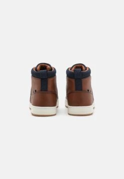 Pier One Sneakers Hoog - Cognac 10 Pier One Sneakers Hoog - Cognac -Algemene Winkel Voor Herenmode a28c1348464d47d5b797e2745a059280