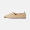 Pier One Rena Espadrille Unisex - Espadrilles - Beige 1 Pier One Rena Espadrille Unisex - Espadrilles - Beige -Algemene Winkel Voor Herenmode a5502e5541174ffa825dc4aeccb6b9af