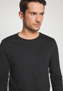 Pier One 2 Pack - Longsleeve - White/Black -Algemene Winkel Voor Herenmode abe5f01df1c144a5b727bffa4e9f9909