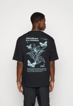 YOURTURN Chest Tee Unisex - T-Shirt Print - 802 - Black -Algemene Winkel Voor Herenmode b2af27d4ebd04411a960eb8d69437ecf