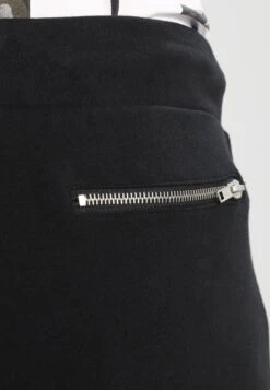 Pier One Biker Jogger - Trainingsbroek - Black -Algemene Winkel Voor Herenmode d14f4d3e23264a23856a525cf94a989d