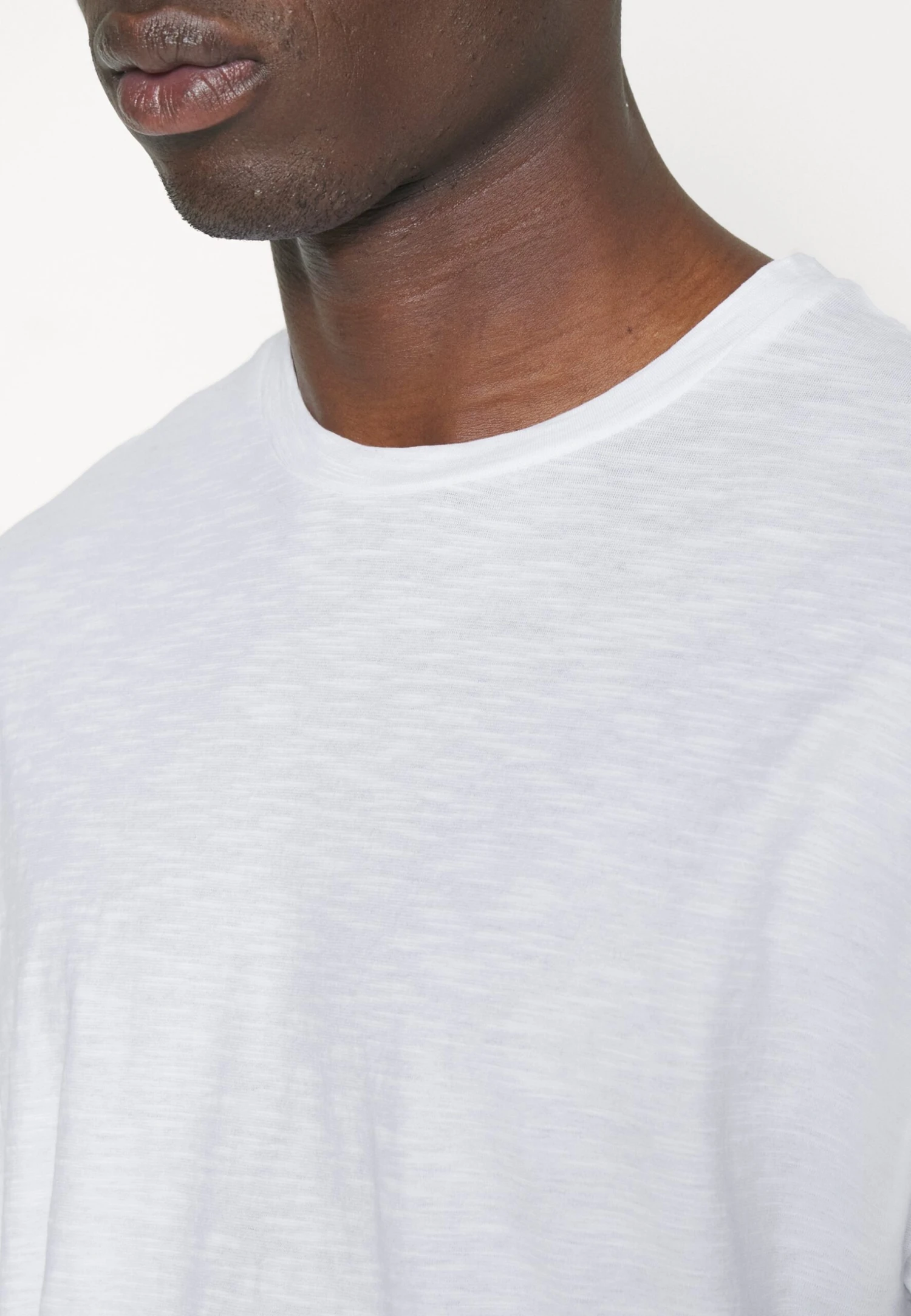 DRYKORN Eros - T-Shirt Basic - White 8 DRYKORN Eros - T-Shirt Basic - White - Afbeelding 6