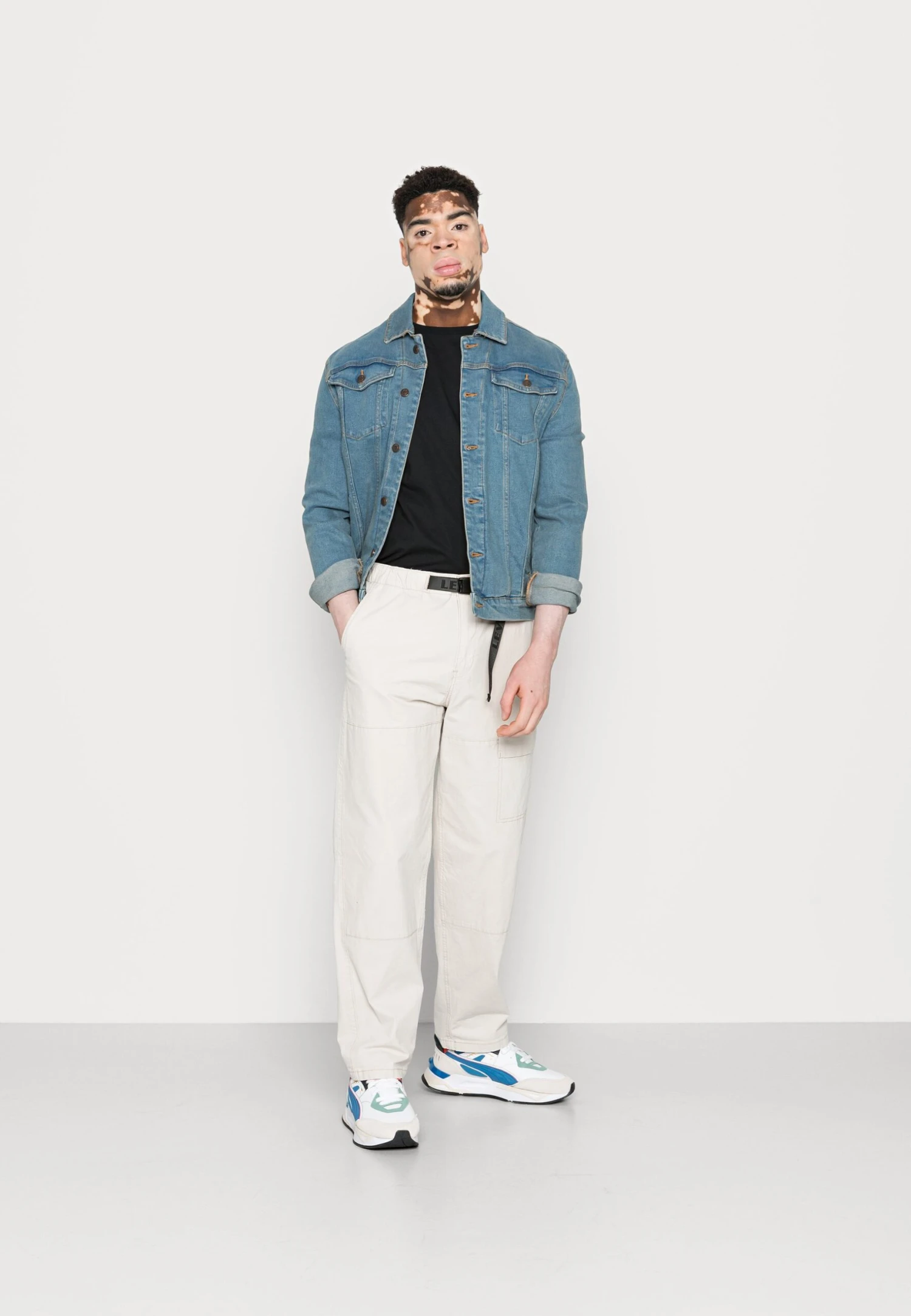 YOURTURN Graphic T-Shirt Beyond Unisex - T-Shirt Print - Black 4 YOURTURN Graphic T-Shirt Beyond Unisex - T-Shirt Print - Black - Afbeelding 2