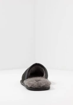 Ugg Scuff - Pantoffels - Black -Algemene Winkel Voor Herenmode da757aff0ffe4030af4ba8238bcf11e5