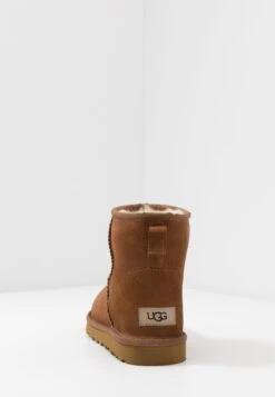 Ugg Classic Mini - Korte Laarzen - Chestnut -Algemene Winkel Voor Herenmode de7dfeefe13347f4a7dceeb4f76556d1