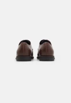 Pier One Unisex - Sportieve Veterschoenen - Dark Brown -Algemene Winkel Voor Herenmode def25b02b8464c7bb9962d0b86180f45