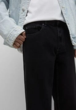 PULL & BEAR Wide - Relaxed Fit Jeans - Black -Algemene Winkel Voor Herenmode e253f85c920b48d4a8b1d7e4ff8137b7