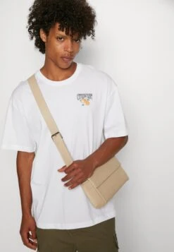 YOURTURN Orange Fruit Graphic Tee- T-Shirt Print - White 11 YOURTURN Orange Fruit Graphic Tee- T-Shirt Print - White -Algemene Winkel Voor Herenmode e316743f0437401abe0ba26395e7b930