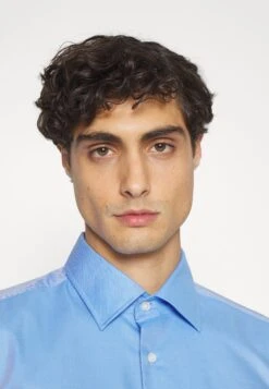 Boss Hank- Zakelijk Overhemd - Light Pastel Blue 11 Boss Hank- Zakelijk Overhemd - Light Pastel Blue -Algemene Winkel Voor Herenmode e58ea85b16e145008d760932497ab86f